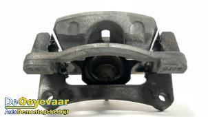 Used Front brake calliper, right Mazda CX-5 (KF) 2.5 SkyActiv-G 194 16V 4WD Price € 74,99 Margin scheme offered by Autodemontagebedrijf De Ooyevaar