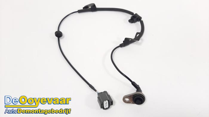 Begagnade ABS-sensor Mitsubishi L-200 2.2 DI-D 4WD Pris € 9,99 Marginaltabell erbjuds av Autodemontagebedrijf De Ooyevaar
