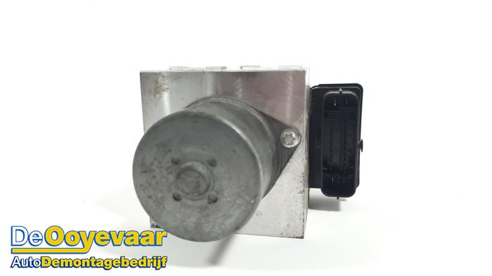 Begagnade ABS-pump Ford Mondeo IV Wagon 1.6 TDCi 16V Pris € 19,99 Marginaltabell erbjuds av Autodemontagebedrijf De Ooyevaar