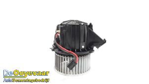 Usados Motor de ventilador de calefactor Audi A4 (B8) 1.8 TFSI 16V Precio € 124,99 Norma de margen ofrecido por Autodemontagebedrijf De Ooyevaar