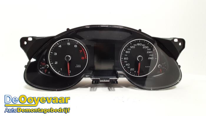 Instrument panel from a Audi A4 (B8) 1.8 TFSI 16V 2012