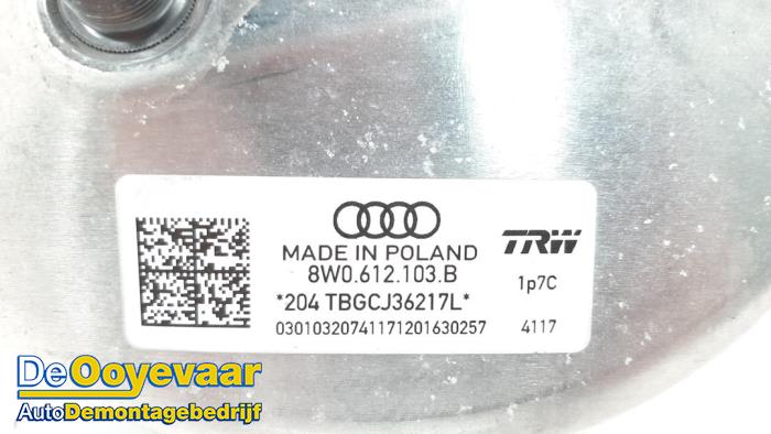 Brake servo from a Audi A4 Avant (B9) 2.0 TDI Ultra 16V 2016