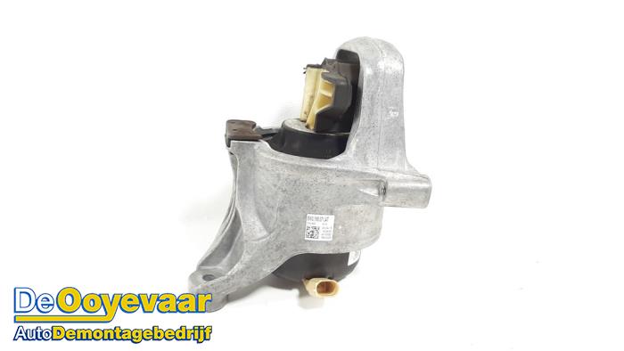 Usagé Support moteur Audi A4 Avant (B9) 2.0 TDI Ultra 16V Prix € 9,99 Règlement à la marge proposé par Autodemontagebedrijf De Ooyevaar