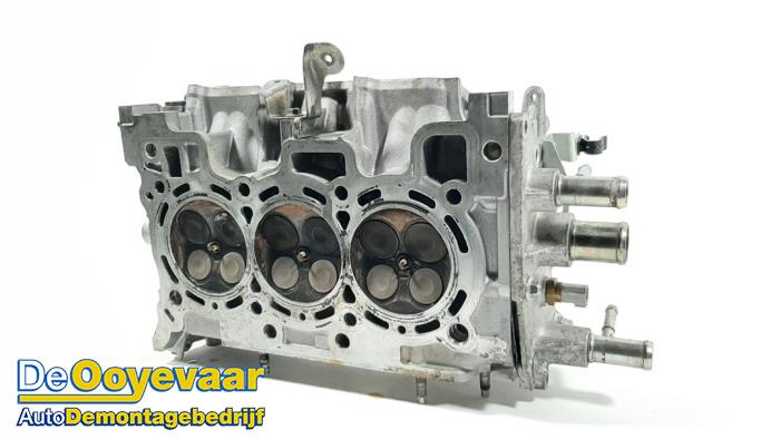 Cylinder head from a Nissan Note (E12) 1.2 68 2017