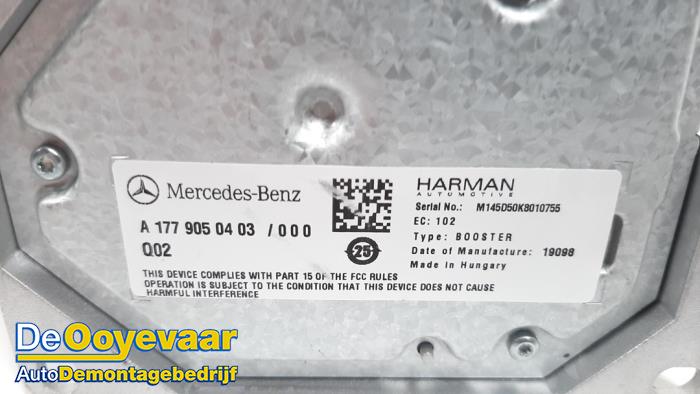 Amplificador de radio de un Mercedes-Benz B (W247) 1.3 B-180 Turbo 16V 2019