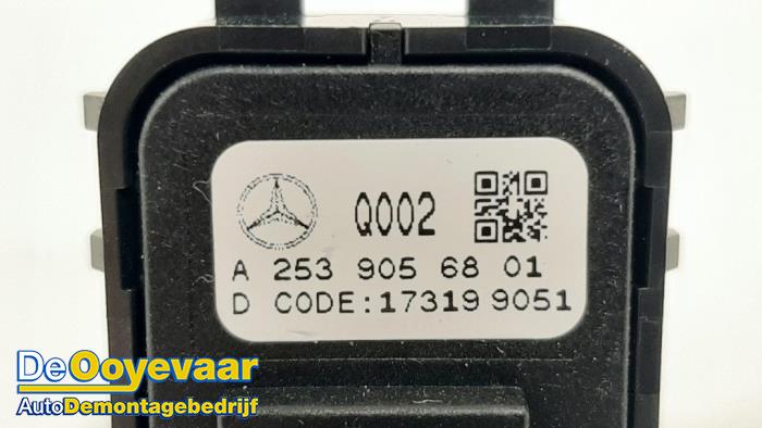 Interruptor (varios) de un Mercedes-Benz GLC (X253) 2.0 350 e 16V 4-Matic 2018