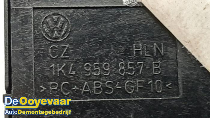 Interruptor combinado de ventanillas de un Volkswagen Passat Variant (365) 1.6 TDI 16V Bluemotion 2012