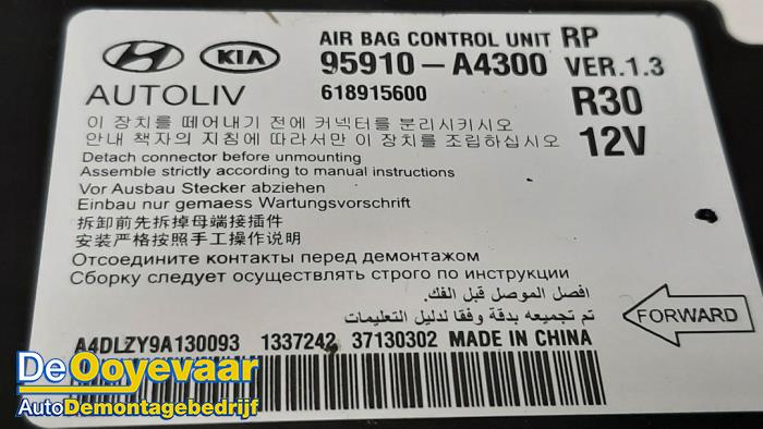 Airbag set+module from a Kia Carens IV (RP) 1.6 GDI 16V 2014