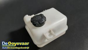 Gebrauchte Ausgleichsbehälter Kia Carens IV (RP) 1.6 GDI 16V Preis € 19,99 Margenregelung angeboten von Autodemontagebedrijf De Ooyevaar
