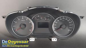 Used Instrument panel Kia Carens IV (RP) 1.6 GDI 16V Price € 149,99 Margin scheme offered by Autodemontagebedrijf De Ooyevaar