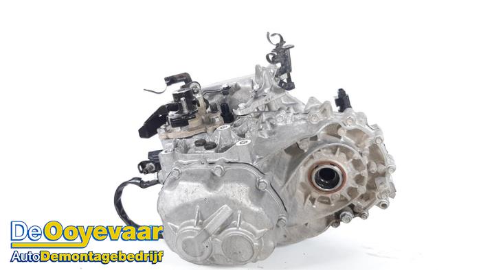 Gearbox from a Kia Carens IV (RP) 1.6 GDI 16V 2014