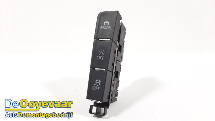ESP Schalter van een Volkswagen Golf VII (AUA) 2.0 GTD 16V 2018