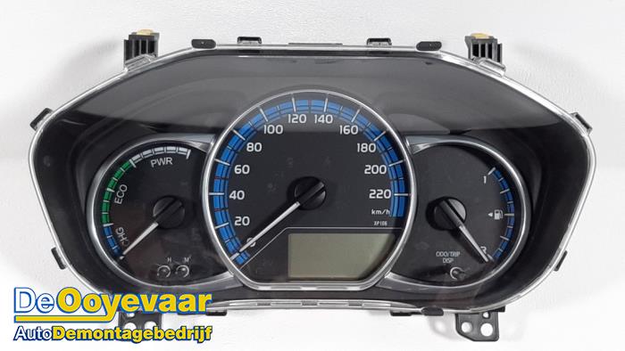 Instrumentenbrett van een Toyota Yaris III (P13) 1.5 16V Hybrid 2016