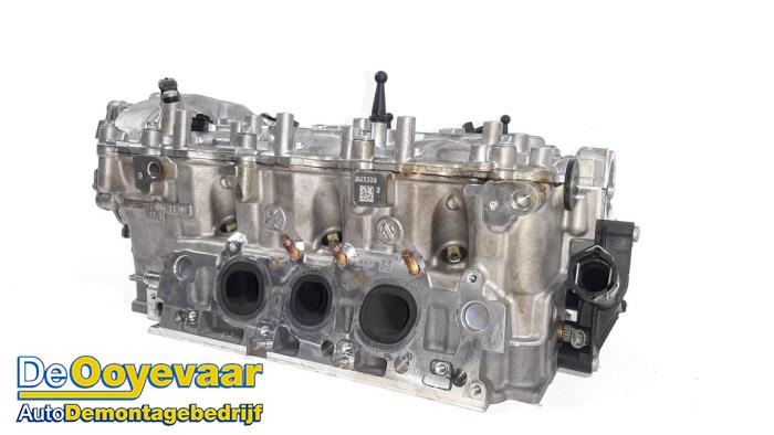 Cylinder head from a Mercedes-Benz GLE (W166) 43 AMG 3.0 V6 24V Turbo 4-Matic 2018