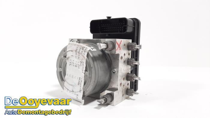 Gebrauchte ABS Pumpe Renault Megane IV (RFBB) 1.6 GT Energy TCe 205 EDC Preis € 29,99 Margenregelung angeboten von Autodemontagebedrijf De Ooyevaar