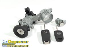 Used Ignition lock + key Opel Meriva 1.4 Turbo 16V ecoFLEX Price € 59,99 Margin scheme offered by Autodemontagebedrijf De Ooyevaar
