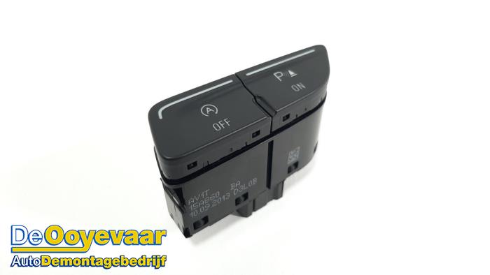 Używane Przelacznik ASR Ford B-Max (JK8) 1.0 EcoBoost 12V 125 Van Cena € 29,99 Procedura marży oferowane przez Autodemontagebedrijf De Ooyevaar