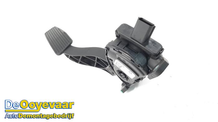 Throttle pedal position sensor from a Chrysler Voyager/Grand Voyager (RT)  2014
