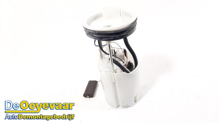 Electric fuel pump from a Volkswagen Up! (121) 1.0 12V 60 2012