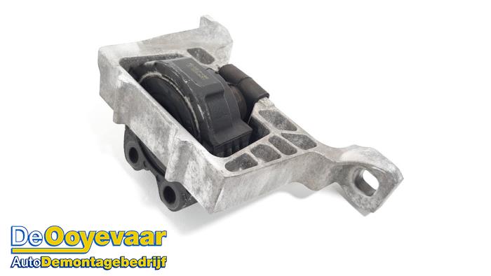 Used Engine mount Ford Transit Connect (PJ2) 1.6 TDCi 16V 75 Price € 9,99 Margin scheme offered by Autodemontagebedrijf De Ooyevaar