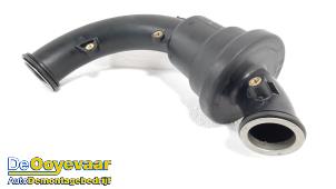 Used Air intake hose Mercedes CLA Shooting Brake (117.9) 2.2 CLA-200 CDI 16V Price € 29,99 Margin scheme offered by Autodemontagebedrijf De Ooyevaar