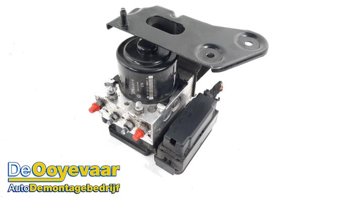 Begagnade ABS-pump Volkswagen Transporter/Caravelle T5 2.0 TDI DRF 4Motion Pris € 39,99 Marginaltabell erbjuds av Autodemontagebedrijf De Ooyevaar