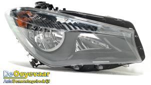 Used Headlight, right Mercedes CLA Shooting Brake (117.9) 2.2 CLA-200 CDI 16V Price € 249,99 Margin scheme offered by Autodemontagebedrijf De Ooyevaar