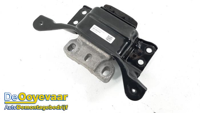 Gearbox mount from a Seat Leon (5FB) 1.4 TSI ACT 16V 2016