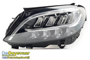 Used Headlight, left Mercedes C (W205) C-180 1.5 EQ Boost Price € 525,99 Margin scheme offered by Autodemontagebedrijf De Ooyevaar