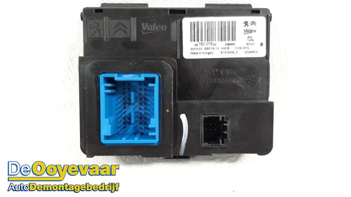 Używane Modul climatronic Citroen C4 Cactus (0B/0P) 1.6 Blue Hdi 100 Cena € 9,99 Procedura marży oferowane przez Autodemontagebedrijf De Ooyevaar