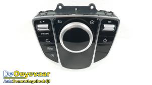 Used I-Drive knob Mercedes C (W205) C-180 1.5 EQ Boost Price € 174,99 Margin scheme offered by Autodemontagebedrijf De Ooyevaar