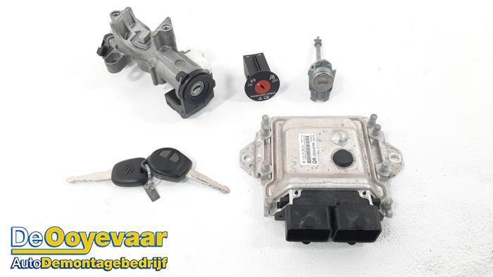 Used Ignition lock + computer Suzuki Ignis (MF) 1.2 Dual Jet 16V Price € 199,99 Margin scheme offered by Autodemontagebedrijf De Ooyevaar