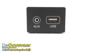 Usados Conexión AUX-USB Hyundai i20 (GBB) 1.0 T-GDI 100 12V Precio € 19,98 Norma de margen ofrecido por Autodemontagebedrijf De Ooyevaar