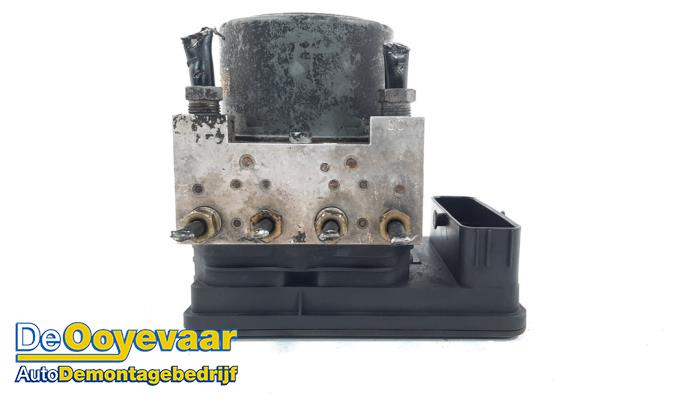 Używane Pompa ABS Landrover Range Rover Evoque (LVJ/LVS) 2.0 D 150 16V 5-drs. Cena € 99,99 Procedura marży oferowane przez Autodemontagebedrijf De Ooyevaar