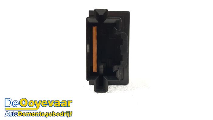 PDC switch from a Mitsubishi ASX 1.8 DI-D HP MIVEC 16V 2011