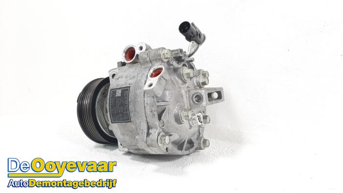 Air conditioning pump from a Mitsubishi Eclipse Cross (GK/GL) 1.5 Turbo 16V 2WD 2019