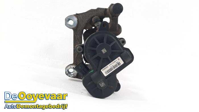 Gebrauchte Bremszange rechts hinten Ford Kuga II (DM2) 1.5 EcoBoost 16V 150 Preis € 49,99 Margenregelung angeboten von Autodemontagebedrijf De Ooyevaar
