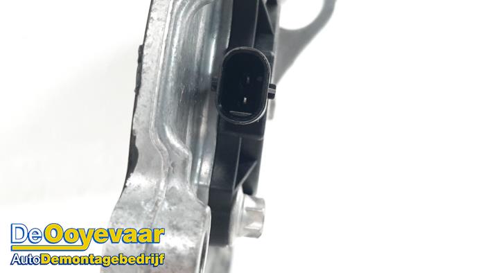 Nockenwelle Sensor van een Mercedes-Benz C (W205) C-180 1.5 EQ Boost 2020