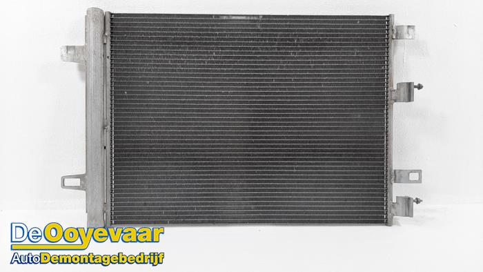 Air conditioning condenser from a Mercedes-Benz A (177.0) 1.3 A-160 Turbo 16V 2020