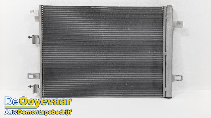 Air conditioning condenser from a Mercedes-Benz A (177.0) 1.3 A-160 Turbo 16V 2020