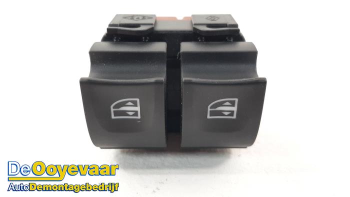 Usados Interruptor de ventanilla eléctrica Renault Zoé (AG) 46kW Precio € 9,99 Norma de margen ofrecido por Autodemontagebedrijf De Ooyevaar