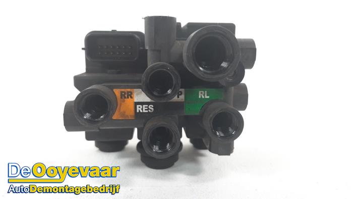Módulo de suspensión de un Land Rover Range Rover Sport (LW) 3.0 TDV6 2014