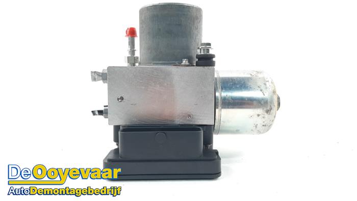 Begagnade ABS-pump Renault Zoé (AG) 46kW Pris € 49,99 Marginaltabell erbjuds av Autodemontagebedrijf De Ooyevaar