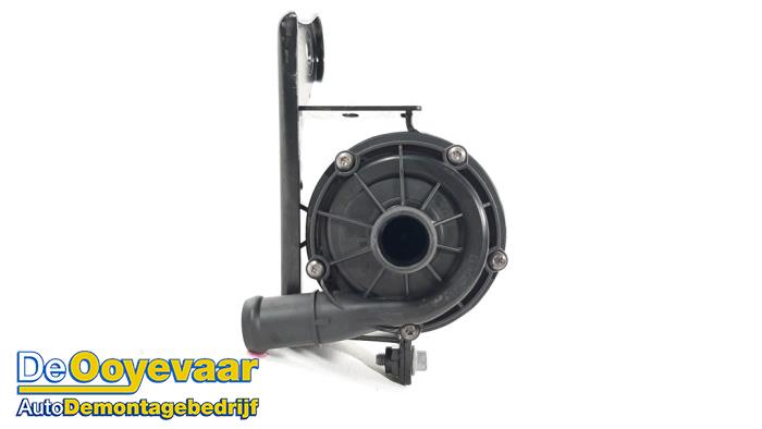 Begagnade Extra vattenpump MG ZS EV Pris € 45,00 Marginaltabell erbjuds av Autodemontagebedrijf De Ooyevaar