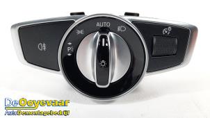 Usados Interruptor de luz Mercedes E Estate (S213) E-220d 2.0 Turbo 16V Precio € 24,99 Norma de margen ofrecido por Autodemontagebedrijf De Ooyevaar