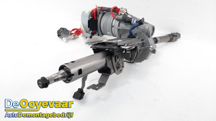 Electric power steering unit from a Toyota Auris Touring Sports (E18) 1.8 16V Hybrid 2019