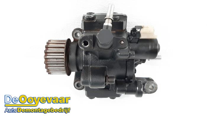 Begagnade Dieselpump Mercedes A (W176) 1.5 A-180 CDI, A-180d 16V Pris € 149,99 Marginaltabell erbjuds av Autodemontagebedrijf De Ooyevaar