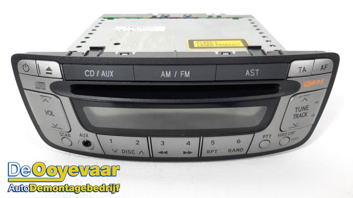 Radio CD player from a Ford Fusion 1.6 TDCi 2007