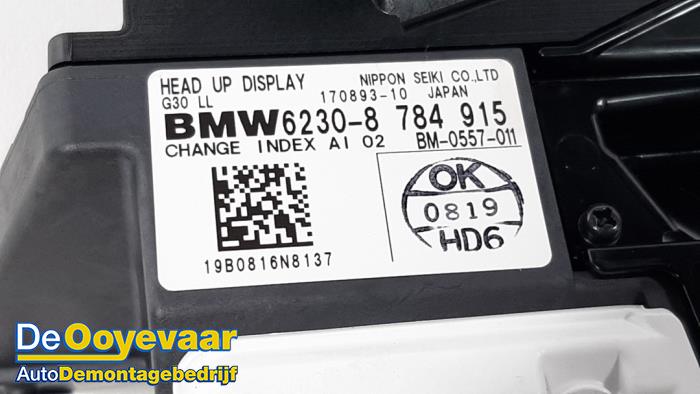 Wyswietlacz przezierny typu HUD z BMW 5 serie Touring (G31) 530i xDrive 2.0 TwinPower Turbo 16V 2019