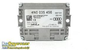 Usagé Antenne amplificateur Audi A6 Avant (C7) 2.0 TDI 16V Quattro Prix € 34,99 Règlement à la marge proposé par Autodemontagebedrijf De Ooyevaar